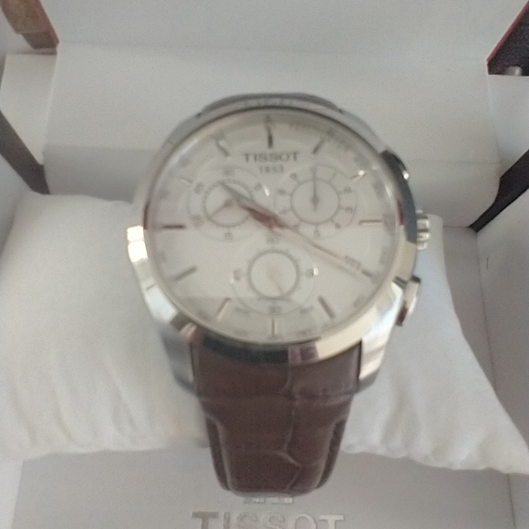 Tissot - Picture 6 of 12